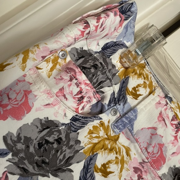 NWT torrid flower jean jeggings 14Short - Picture 5 of 10